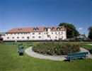Hotel Rustikal **** je originlne zrekonstruovan selsk statek, kter se nachz v klidnm mestecku Horn Cerekev, uprostred krsn prrody na rozhran kraju Vysocina a Jin Cechy. Rozshl rekonstrukce probehla v roce 1996. Budova Hotel Rustikal slou jako restaurac ...