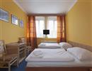 Atlas Hotel Garni Vm nabz kvalitn a levn ubytovn hotelovho typu v klidn, vilov csti Prahy  Horn Pocernice ve dvou, ctyr a petilukovch pokojch, s monost pristlky. Na kadm pokoji je k dispozici vlastn sociln zarzen (sprchov kout, WC, umyvadlo),  ...