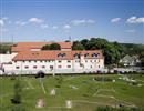 Hotel Rustikal **** je originlne zrekonstruovan selsk statek, kter se nachz v klidnm mestecku Horn Cerekev, uprostred krsn prrody na rozhran kraju Vysocina a Jin Cechy. Rozshl rekonstrukce probehla v roce 1996. Budova  Hotel Rustikal slou jako restaura ...